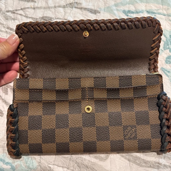 Authentic Louis Vuitton barrel purse. - Picture 5 of 8